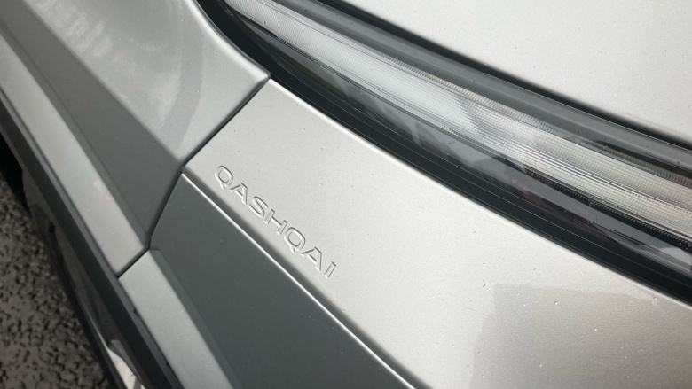 Nissan Qashqai 1.3 DiG-T MH Acenta Premium 5dr Petrol Hatchback